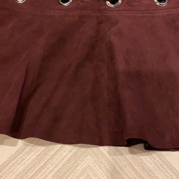 Parker Burgundy Milos Loop Ring Suede Skirt - Size 6 - Picture 4 of 8